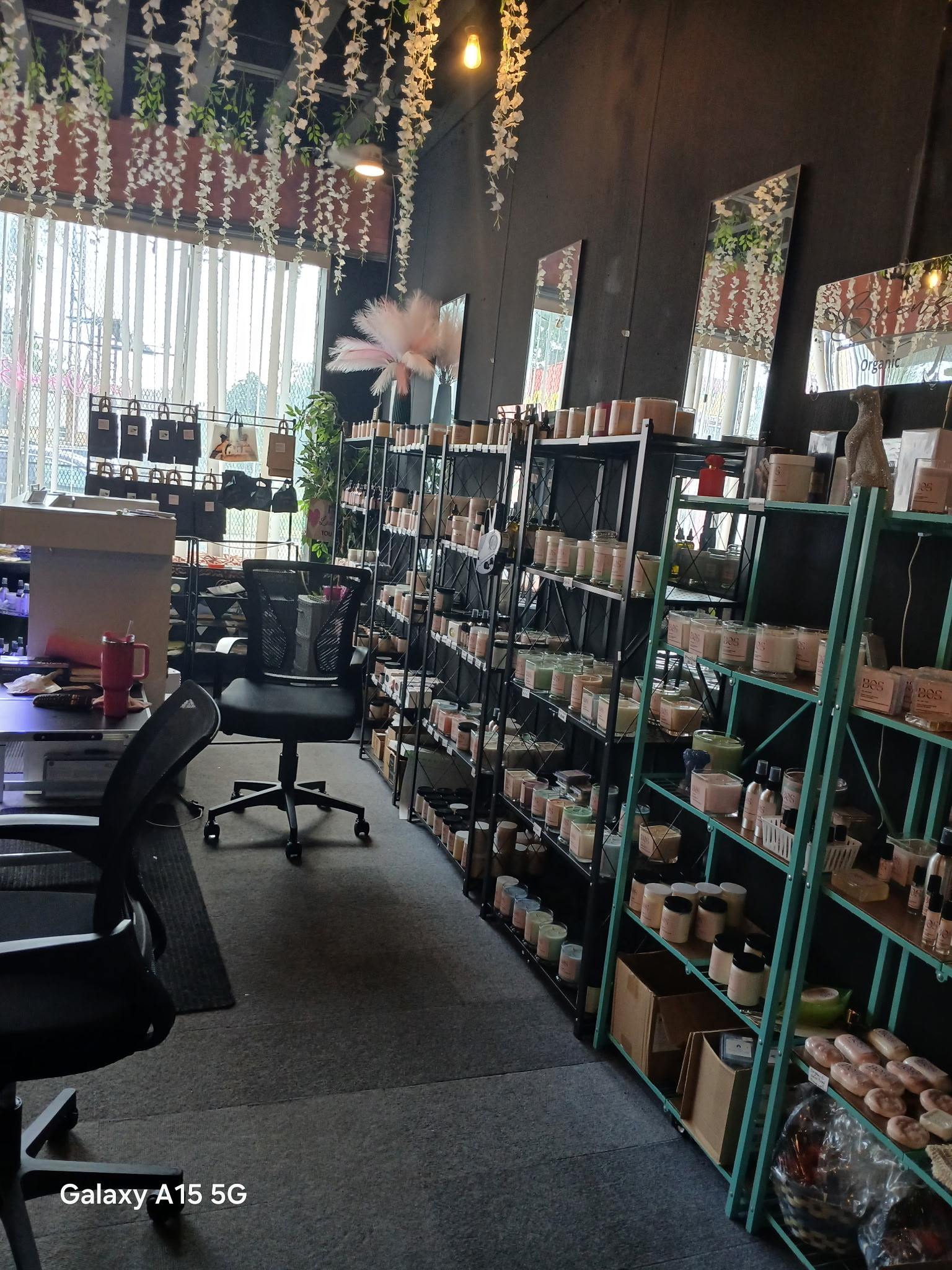 Bren's Organic Product Display